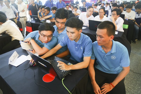 Sinh viên IT LHU dẫn đầu vòng loại miền Nam Cuộc đua số 2020